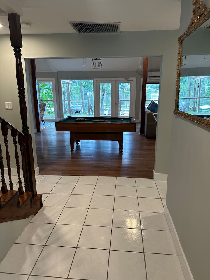 Lakefront Retreat Near Golf, Eateries, Shops & Hwy - Odessa, FL