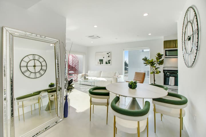 Fashionable Penthouse in Hollywood