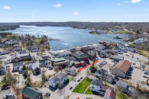 Stylish Retreat in the Heart of Damariscotta