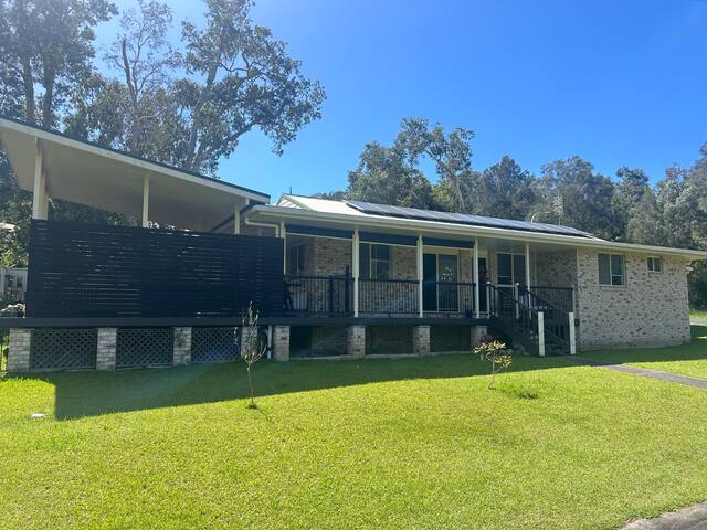 Coastal family oasis in Crescent Head gallery image 3