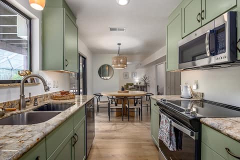 Casita Olive- Peaceful Gville Pool Home in Nature