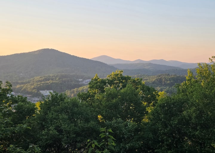 Boone Mountain View Chalet - 10 Min. To Dt - Boone, NC