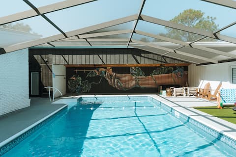 North End Retreat | Sleeps 15