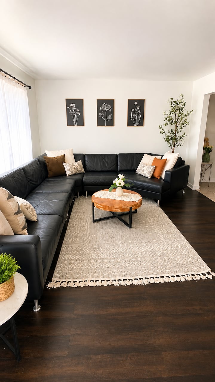 Spacious 3-bedroom Getaway  For Families & Groups - Sterling Heights, MI
