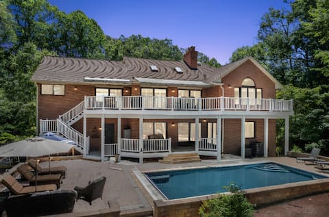 Waterfront, pool, pickleball