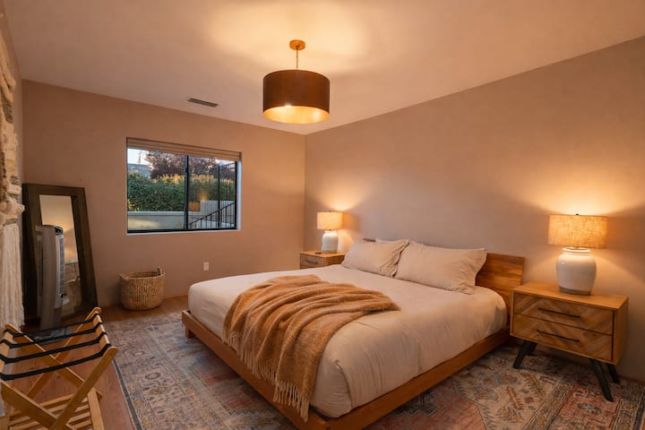 After a day exploring the red rocks, sink into a spacious king bed and unwind. With 2 kings, 1 queen, and 2 single floor mattresses, the home comfortably accommodates groups who want room to relax, recharge and plan tomorrow’s adventure.