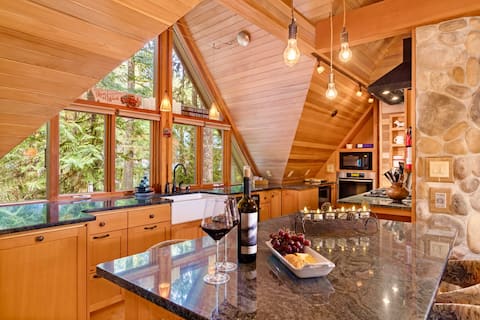 Architecturally Stunning/ Unique/ Private Sauna