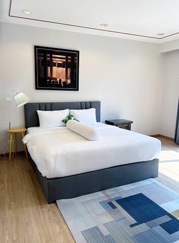 402: Modern Thai-Style 4Beds 4Baths, Pool&Gym View gallery image 3