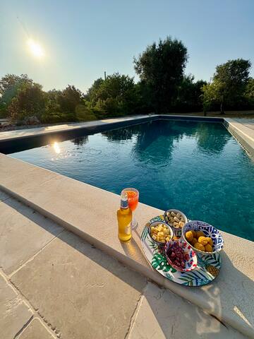 Esclusiva villa con trullo e piscina privata