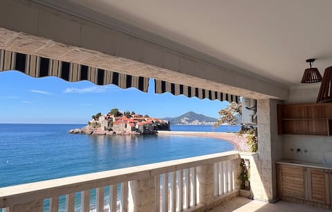 Sv. Stefan 1 beach line apart