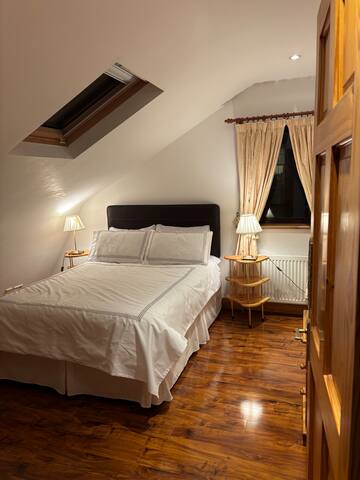 3BR/3BA Home near Trinity College gallery image 5