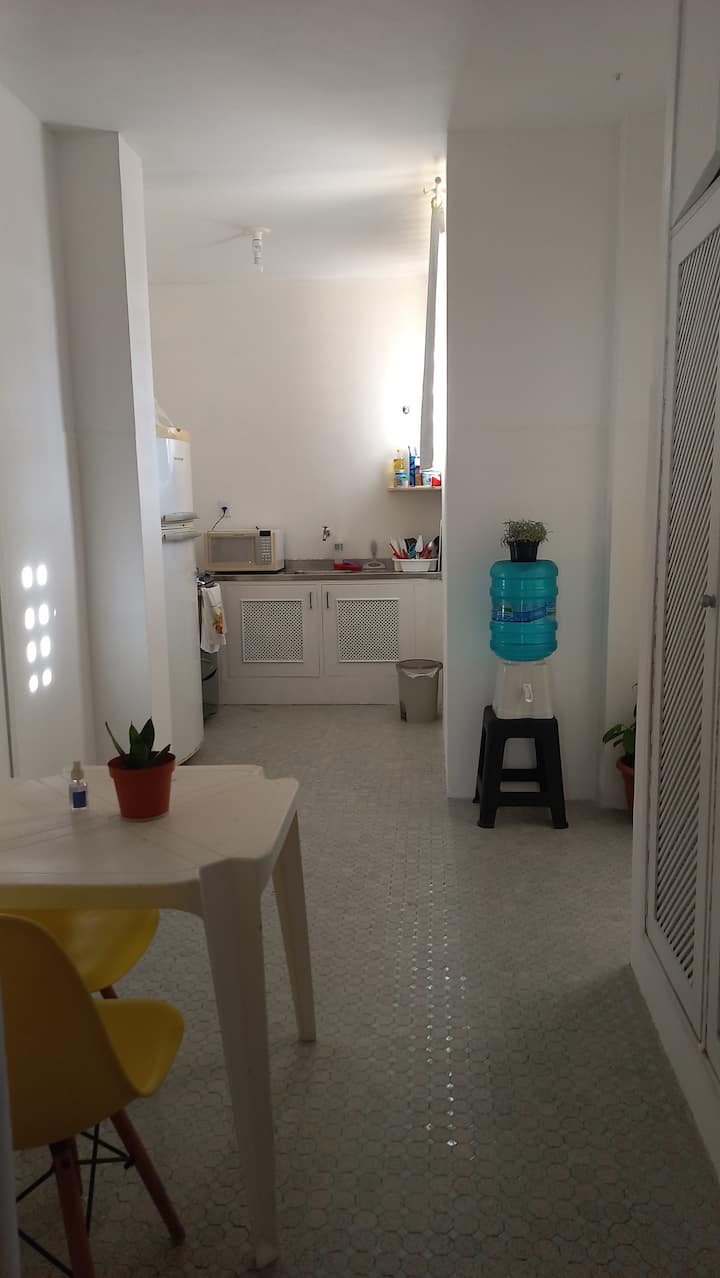 Foto do anúncio de Só Quarto com ar comvista p/o mar no Ap que moro em Beira Mar, Fortaleza