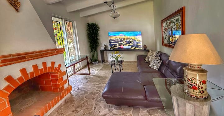 Tx Golf Stay:casa Con Jacuzzi Xl Y Campo De Fútbol - Tequisquiapan