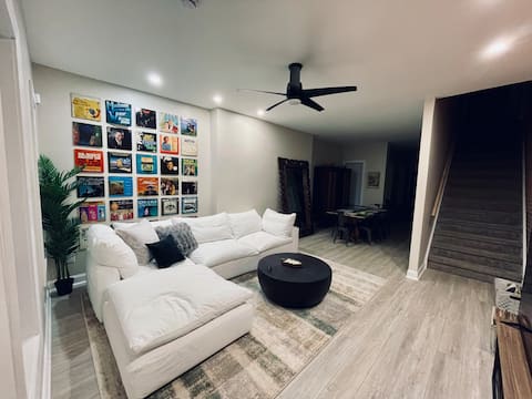 Sir Isaac’s Place(Bundle of happiness)