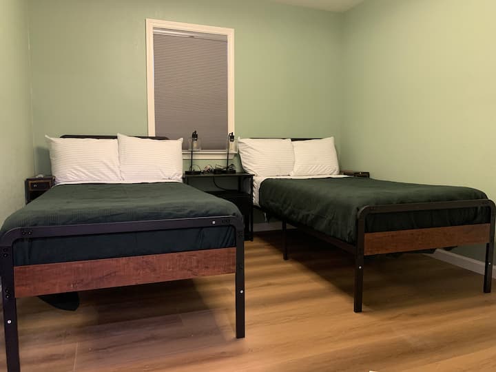 سريران مزدوجان كبيران(بطول 6أقدام).