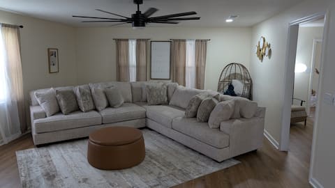 Huge 5-Bed Two-Story With Deck (over 3000 sqft)