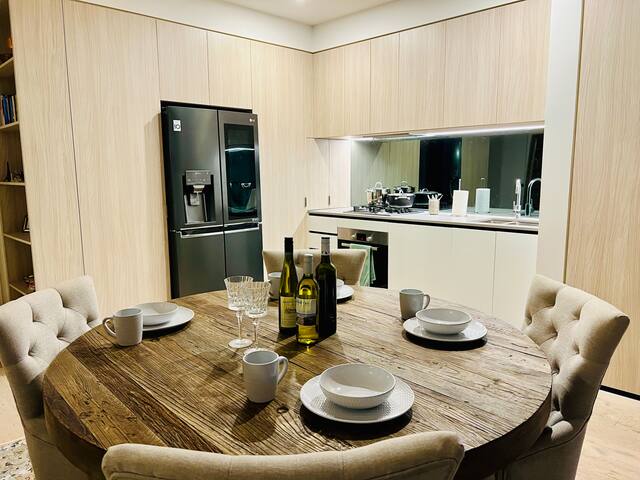 Modern 2-Bed Apartment in a Prime Central Location gallery image 4