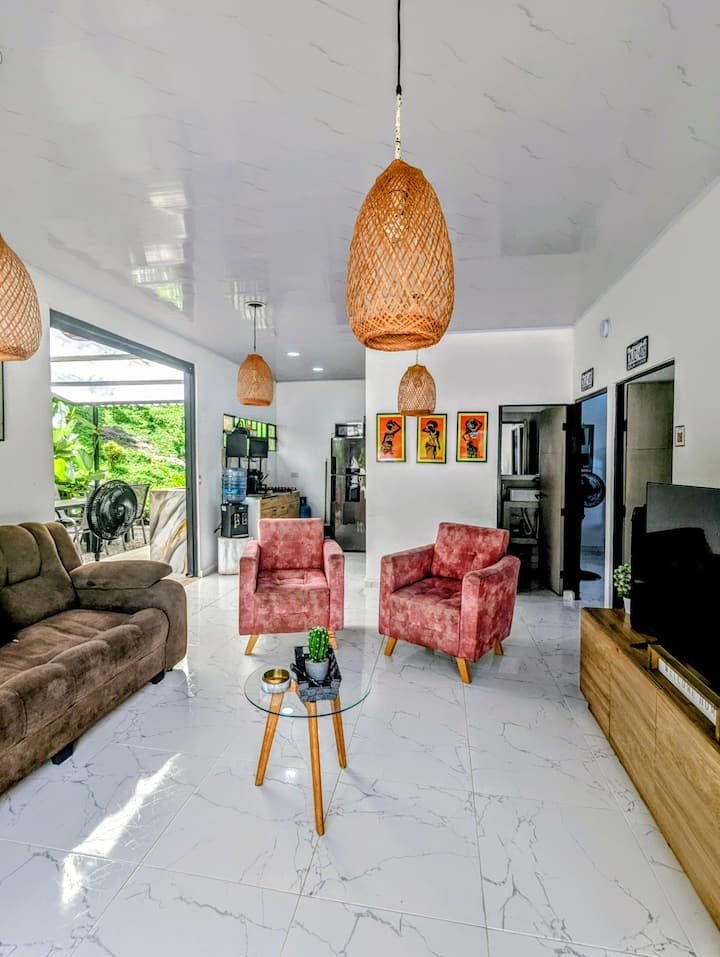 Laureles Villa Ruth Canada Lux/pool/mountain - Villeta