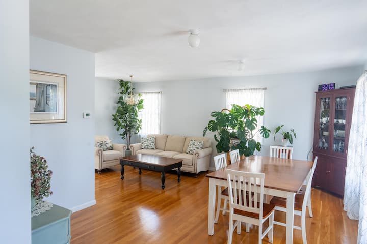 Gorgeous Salem Full Home Families Groups & Parking - Salem, MA