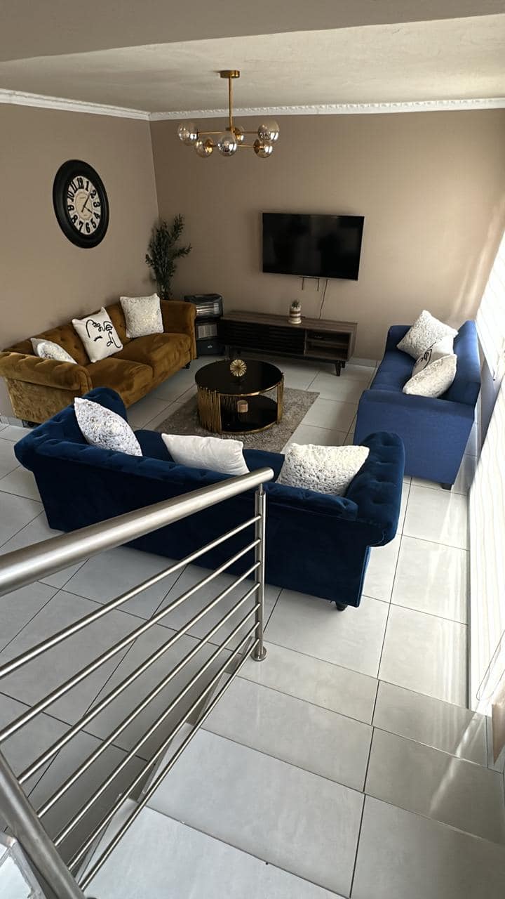 Luxury Self-catering
3 En-suite Bedrooms & 6 Beds - Trichardt