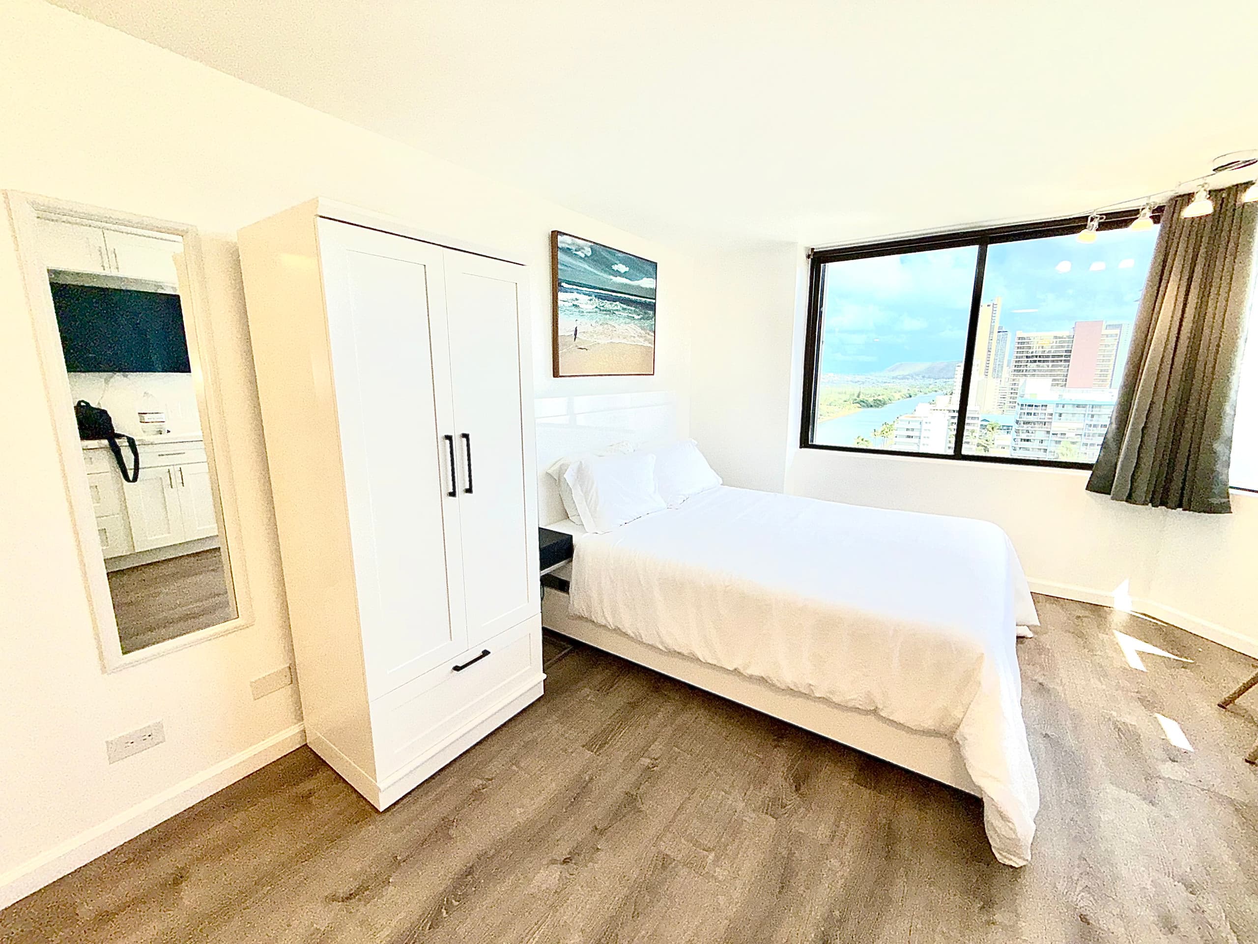 Condo in Honolulu · ★4.97 · Studio · 1 bed · 1 private bath - Image 45