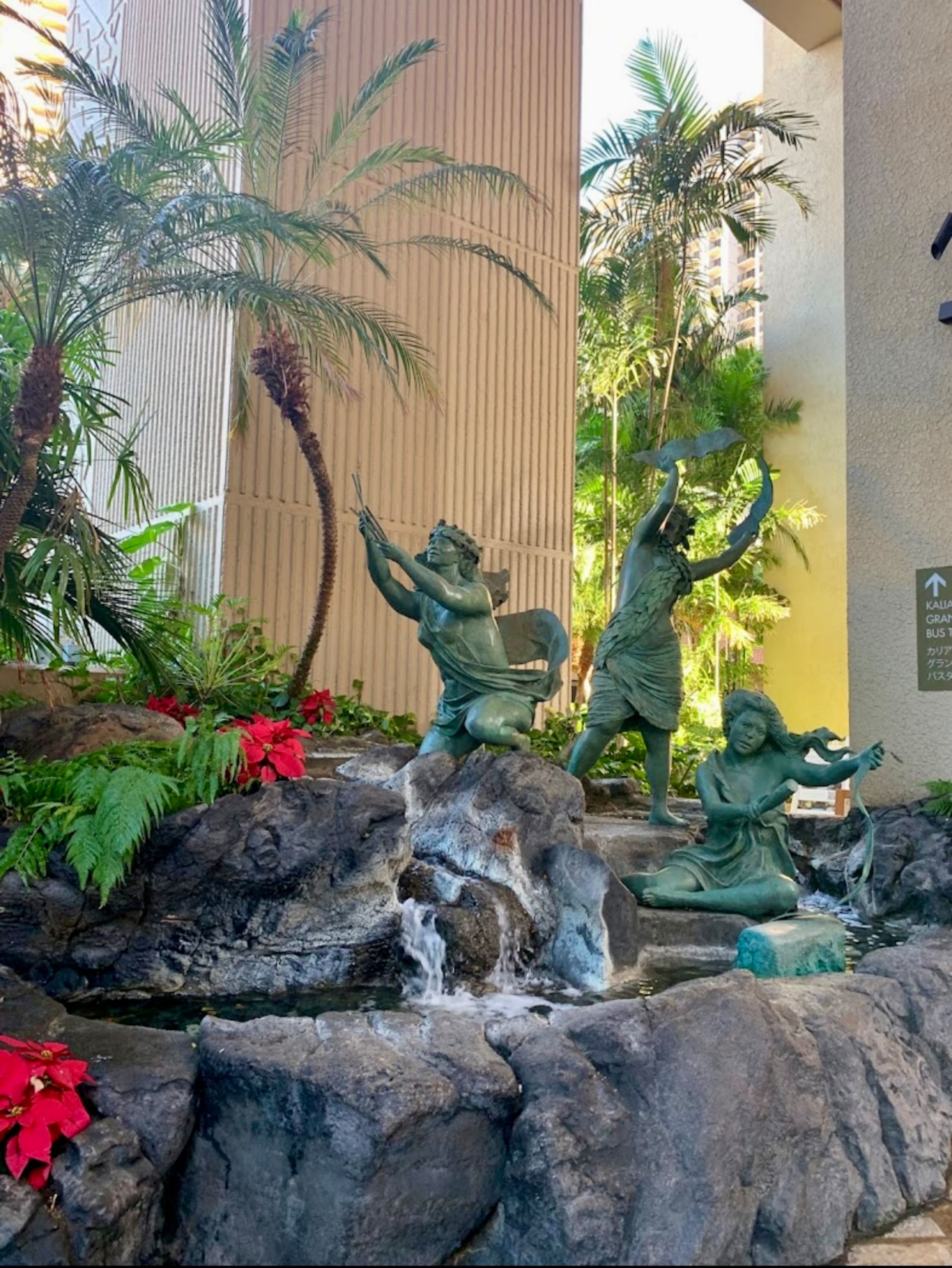 Condo in Honolulu · ★4.97 · Studio · 1 bed · 1 private bath - Image 33