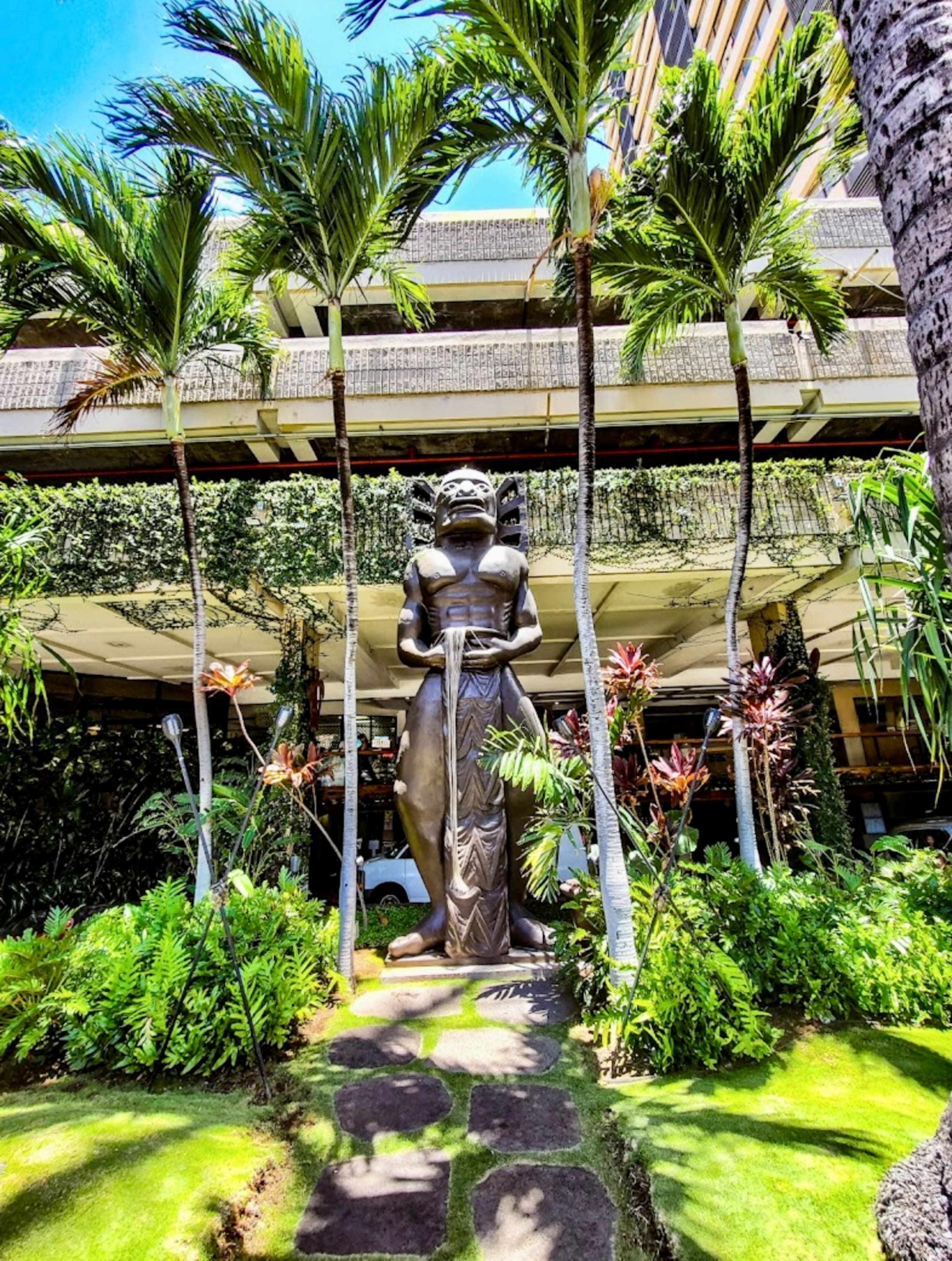 Condo in Honolulu · ★4.97 · Studio · 1 bed · 1 private bath - Image 32