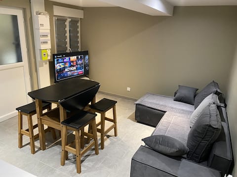 Successful Airbnb property: Apartment 8 – Hyper center – 1 to 6 people in Douai