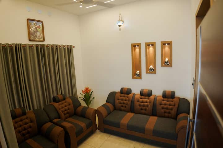 Teak And Lake Homestay Thekkady - Thekkady