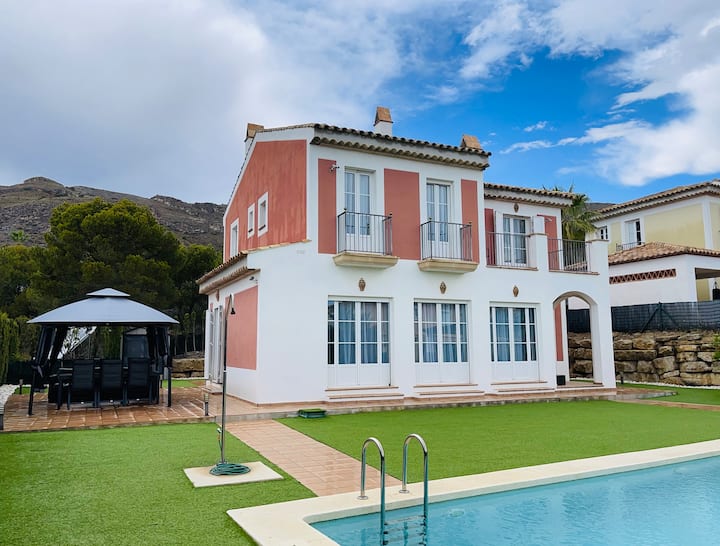 Magnificent Mediterranean Villa - Finestrat