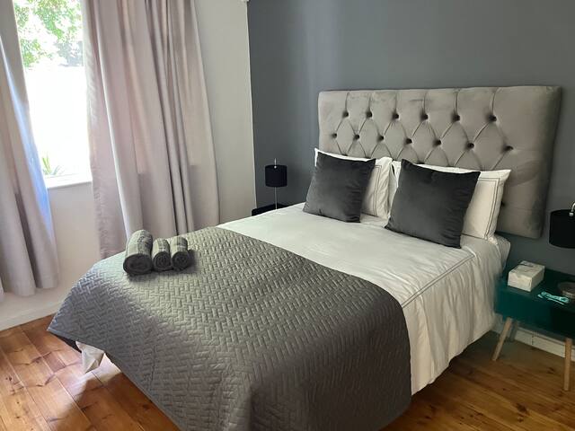 Penzance Estate, Beautiful Valley View/AC/Heating gallery image 4