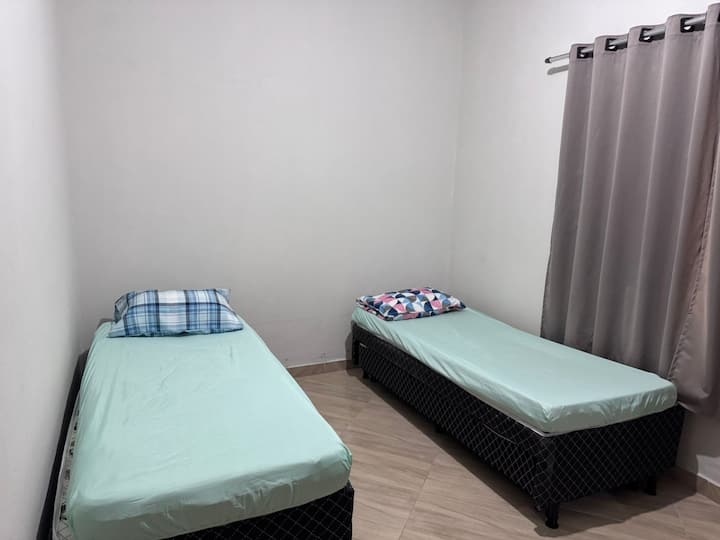 1 საძინებელი 4 საწოლით ველოსიპედით გარდერობით,ჰაეროვანი 