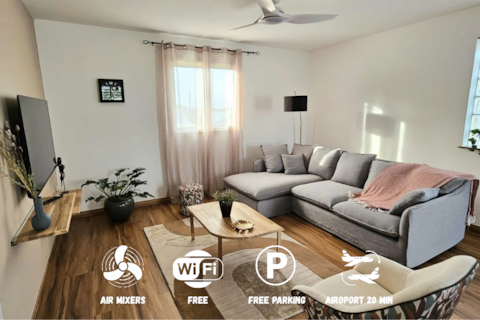 80 m² 2-bedroom apartment, terrace, parking, near Cirque Salazie