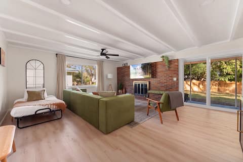 The Bauhaus | 4BR/3BA • Families • Ample Parking