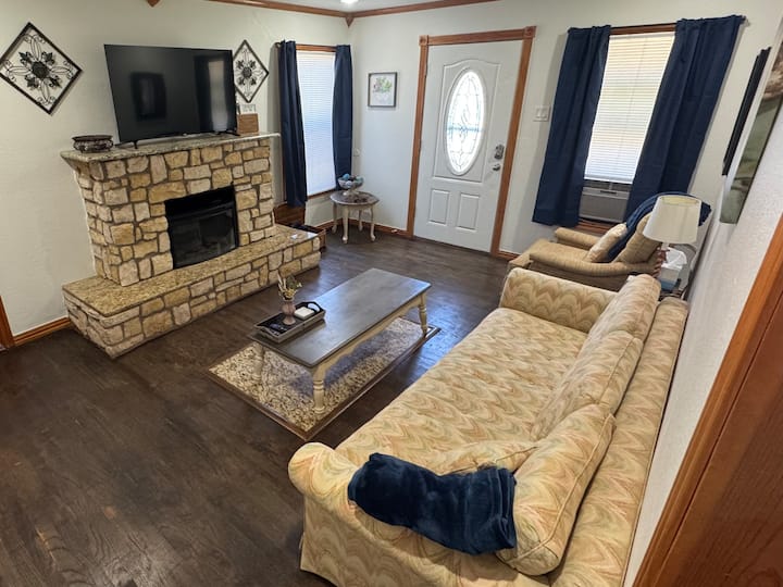 Brand New Listing! 5 Beds And Sleeper Sofa - Abilene, TX