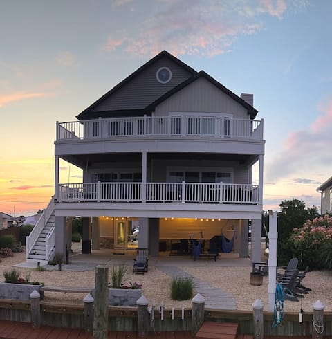 Coastal Oasis  
BYO Boat/Jet Ski