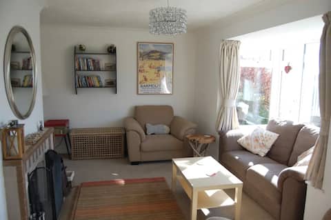 Top Airbnb: Private Cottage & Hot Tub, by beach and mountains in Islaw'r Dref, Friog