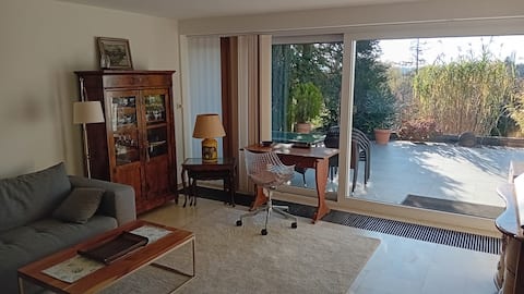 Close to Frankfurt: bright apartment with great views