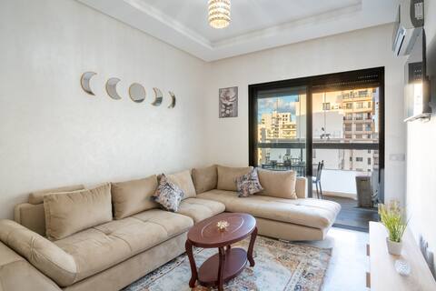 Top Airbnb: Soothing apartment with pool view, sea access on foot in Ain Harrouda
