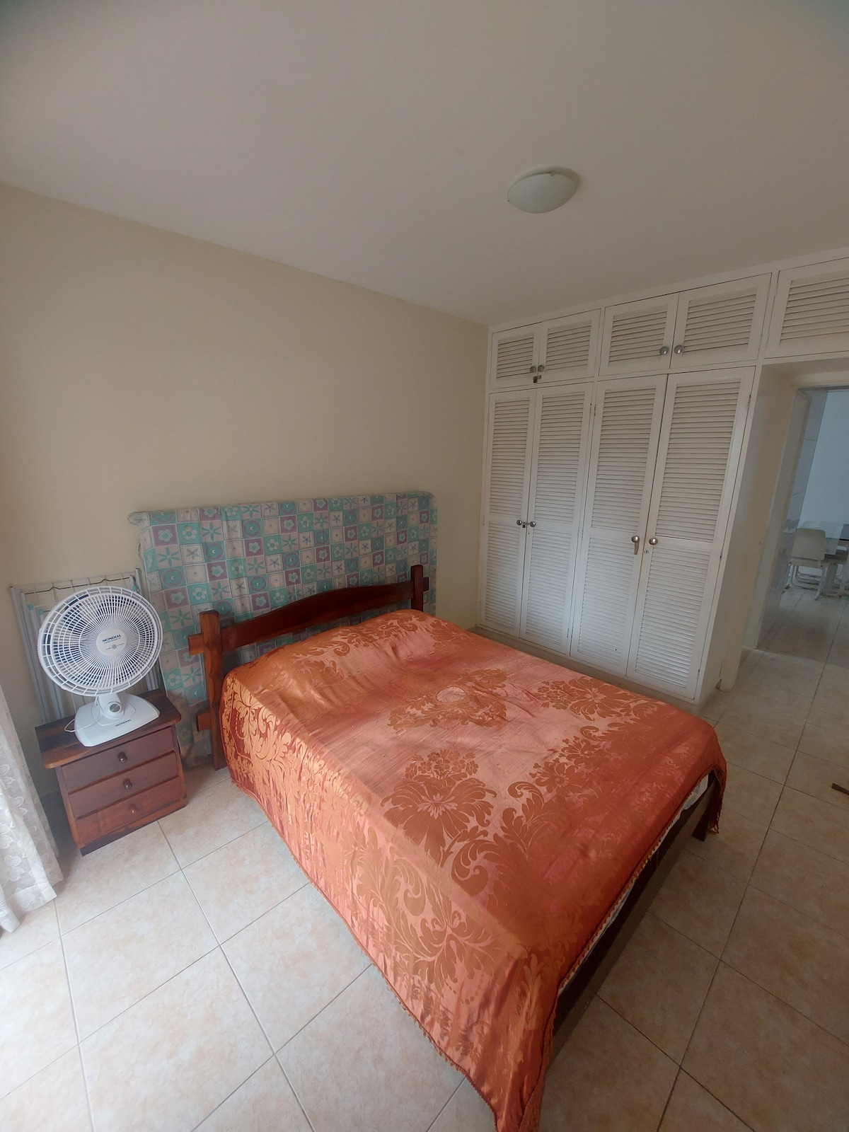 საძინებელი 1