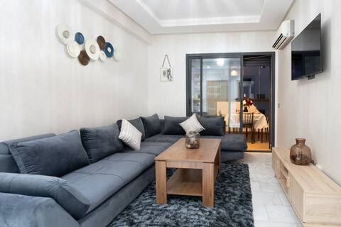 Successful Airbnb property: Beautiful 2 bedrooms, panoramic views of the pool & sea in Ain Harrouda