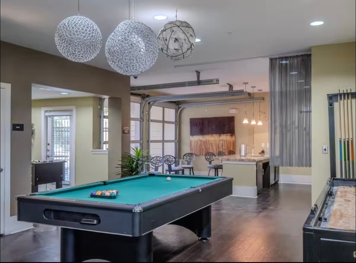 Relax at SoCo minutes from Downtown Austin!