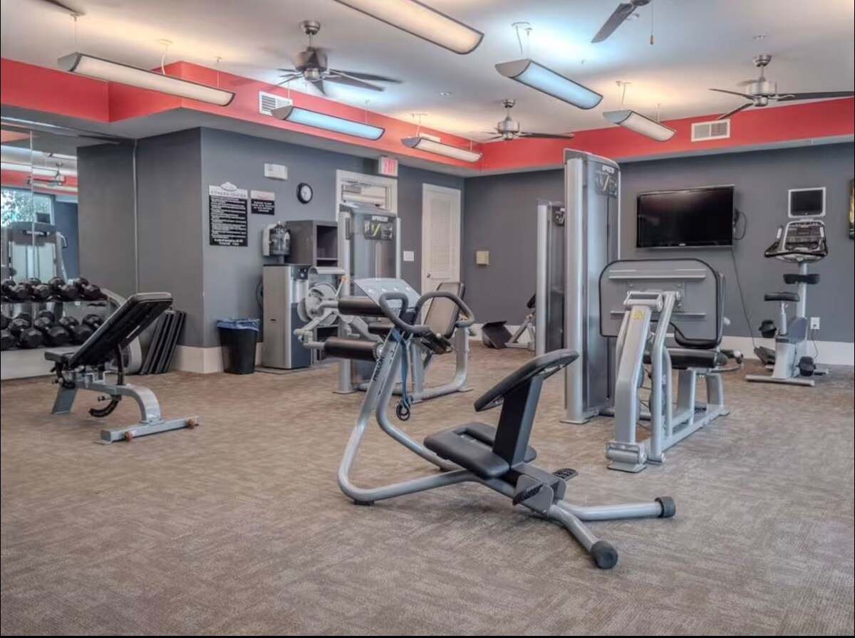 Relax at SoCo minutes from Downtown Austin!