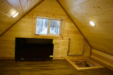 Top performing Airbnb: Petite Cabin With Ladder Loft in Mat / Su Valley