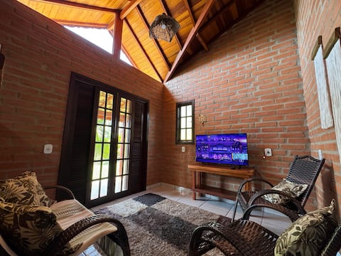 Top Airbnb: Santana 2 Chalet with Jacuzzi | Ideal for a Couple in Joanópolis