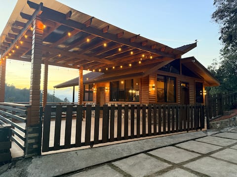 Mountain view, romantic, heated pool