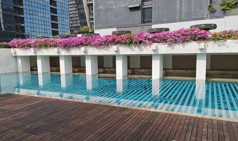 Teakwood Suites: Refined Living in Bangkok gallery image 2