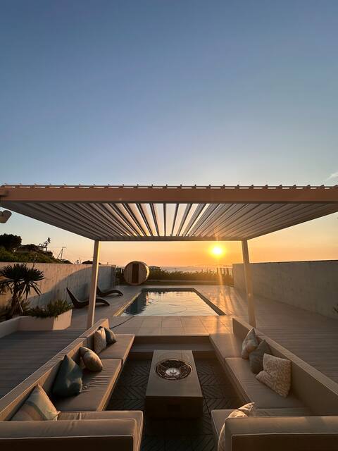 2024 December open!Enjoy a luxurious private time at a newly built hideaway resort.Sauna/Bonfire/Poo