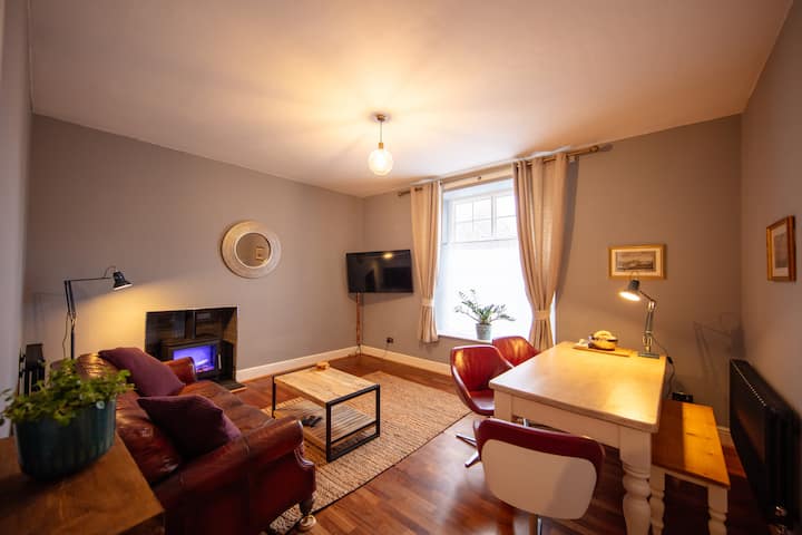 Central Lancaster, Steps From Scenic Canal Walks. - University of Cumbria in Lancaster