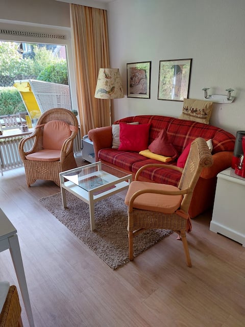 Top Airbnb: Cozy 2-room apartment in Wenningstedt in Wenningstedt Braderup (Sylt)